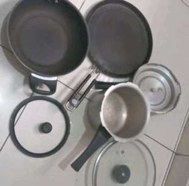 Prestige Cookware Set