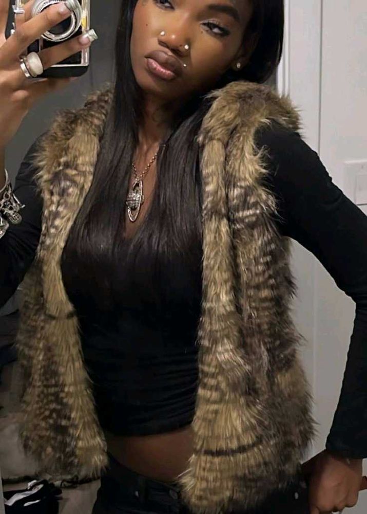 Vintage Fur Vest 🪩👯‍♂️💅