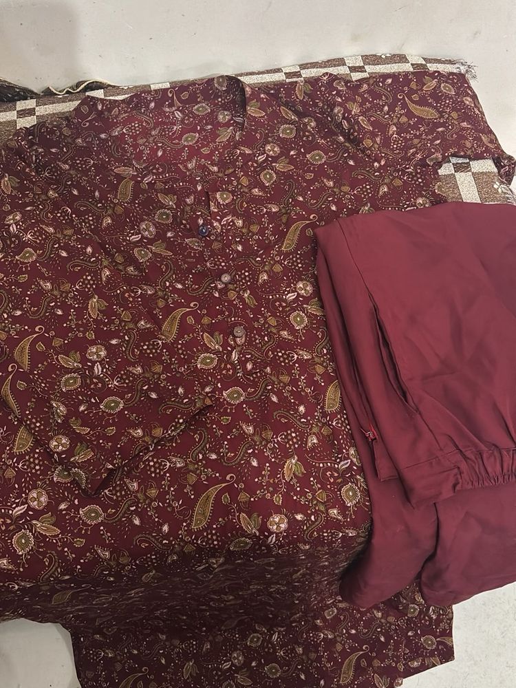 Elegant Kurta Set with Floral Design