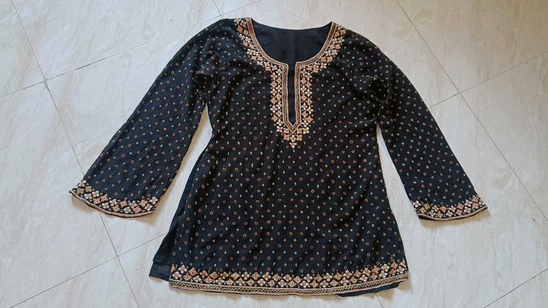 black short kurta with embroidery design