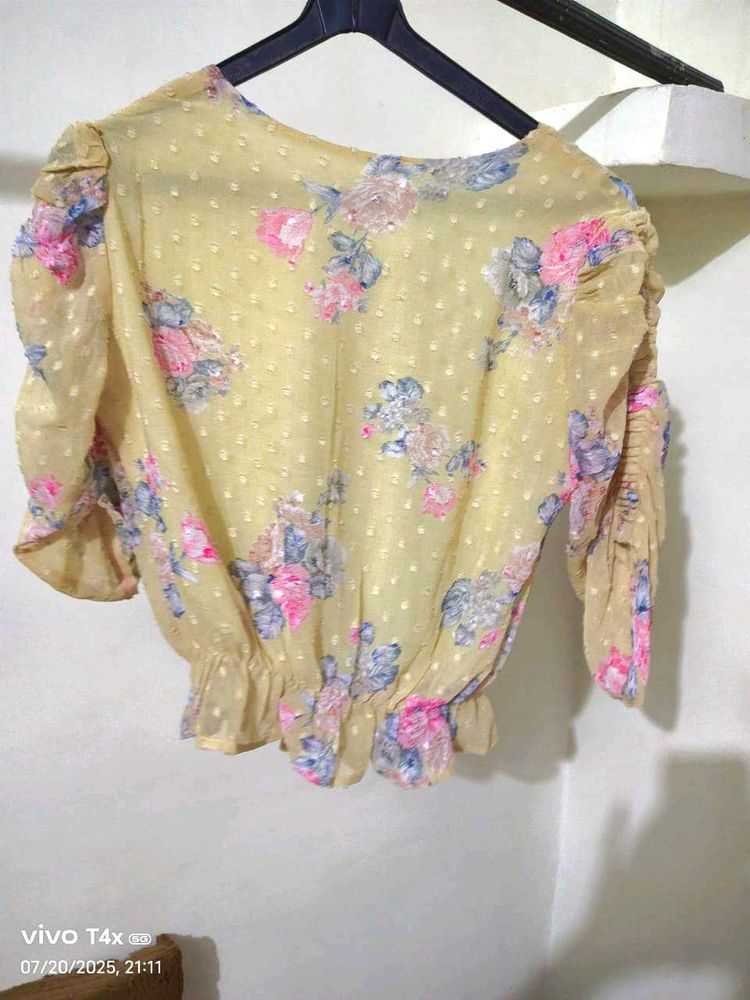 Floral Print Puff Sleeve Top