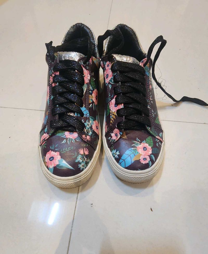 Corsica Floral Sneakers