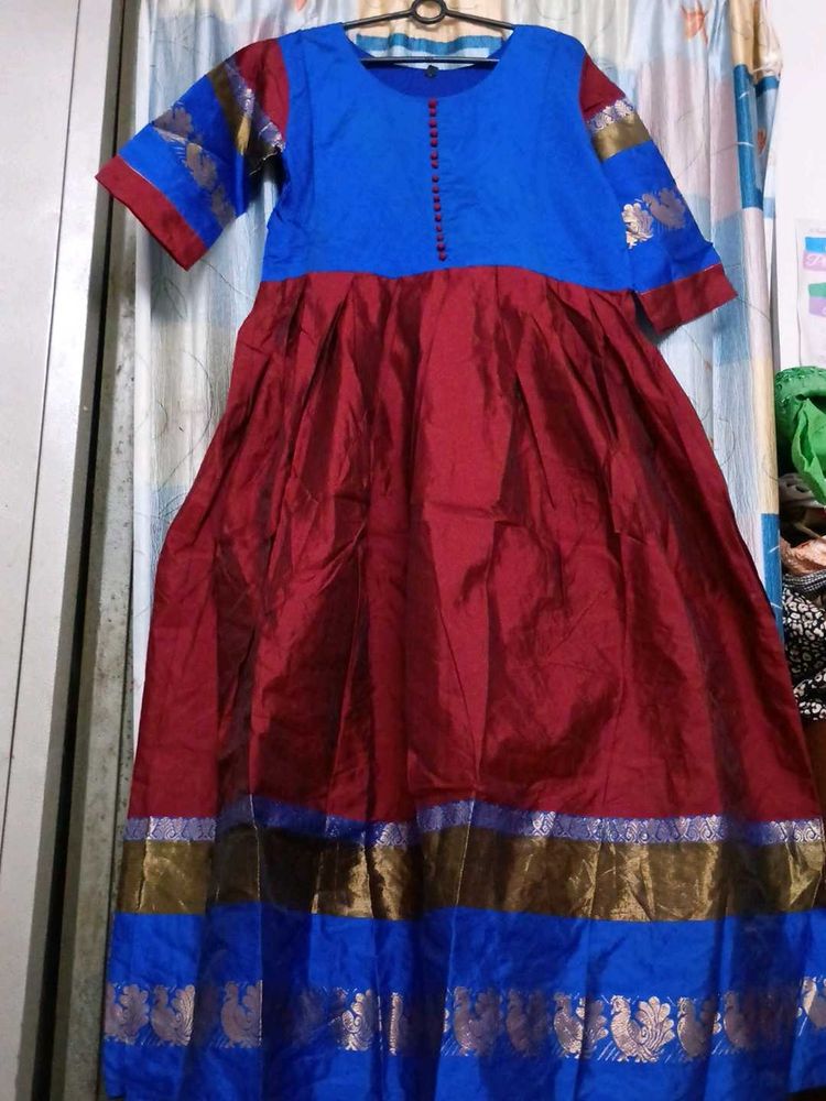 Kanchi Pattu Gaun