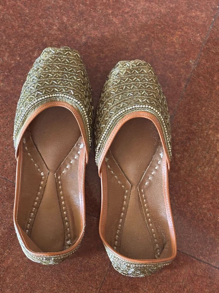 Gold Embellished Indian Juttis