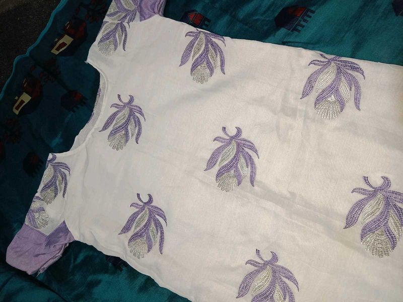 Floral Embroidered Kurta