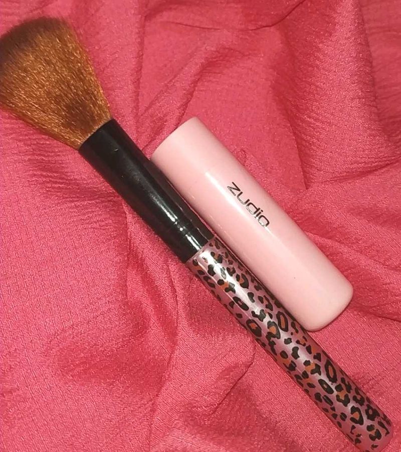 Zudio Makeup Brush