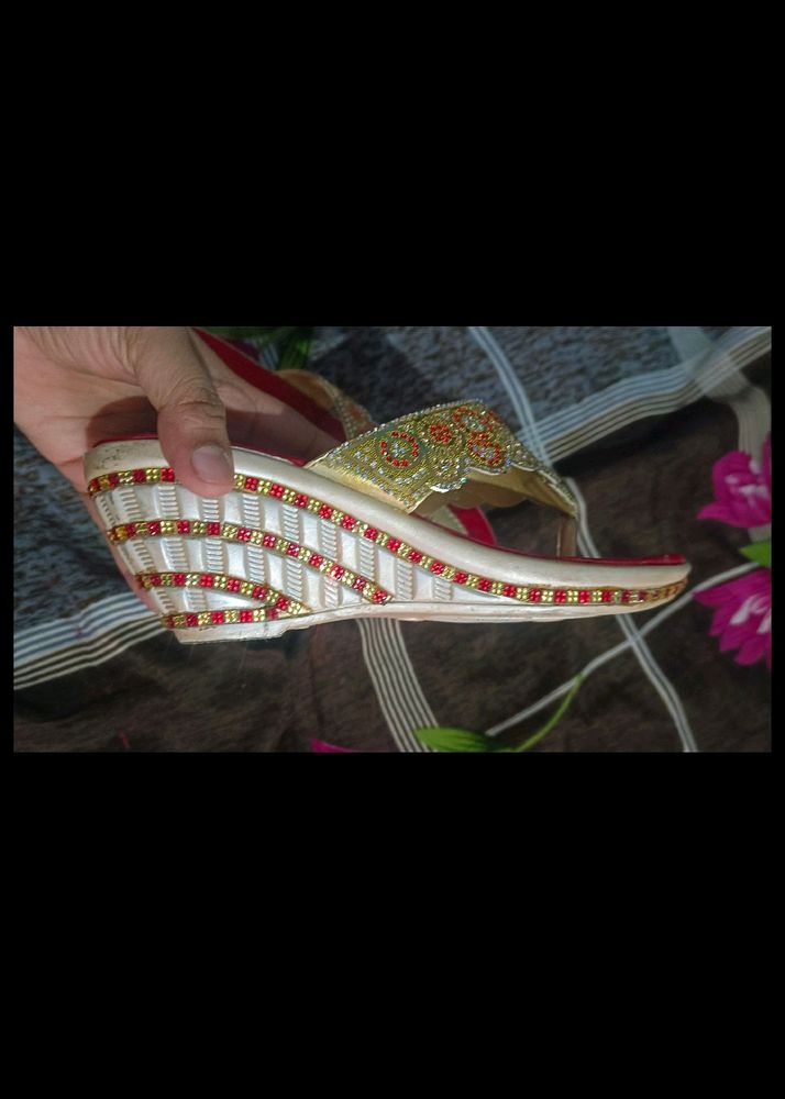 Beautiful Platform Hill Sandal