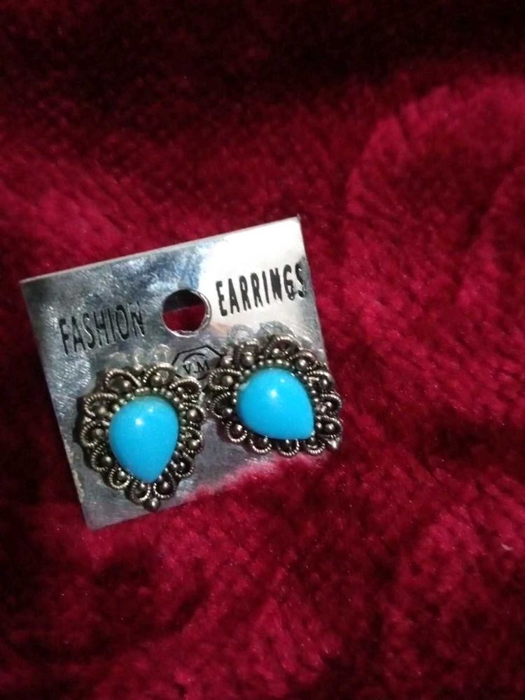 Beautiful Women Earring Short