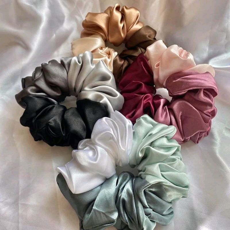 Double coloured Scrunchies