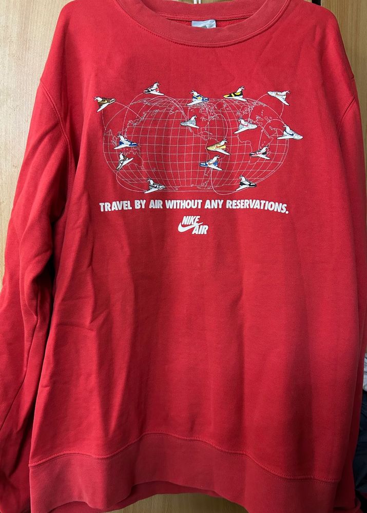 Nike Sweatshirt.