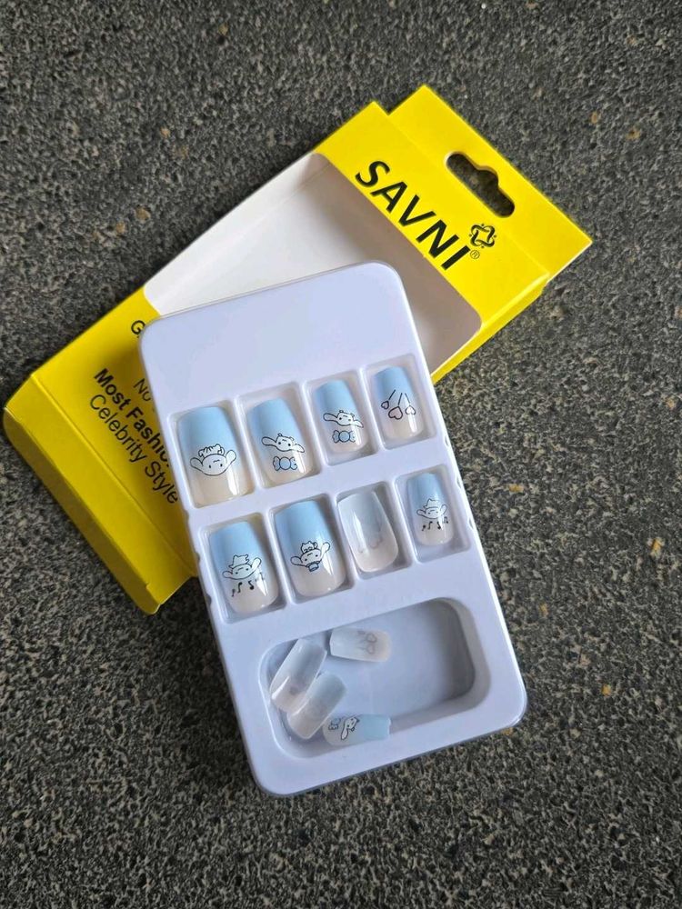SAVNI Cartoon Blue Nail Extensions