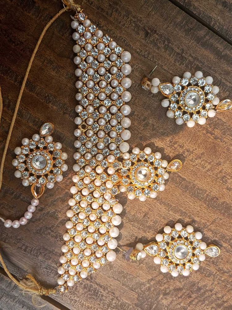 Elegant Pearl &amp; Crystal Jewelry Set