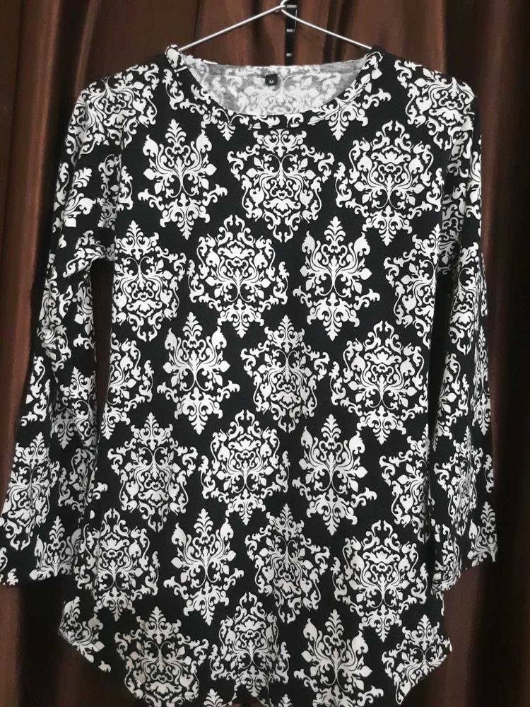 Black And White Printed Top For Winters