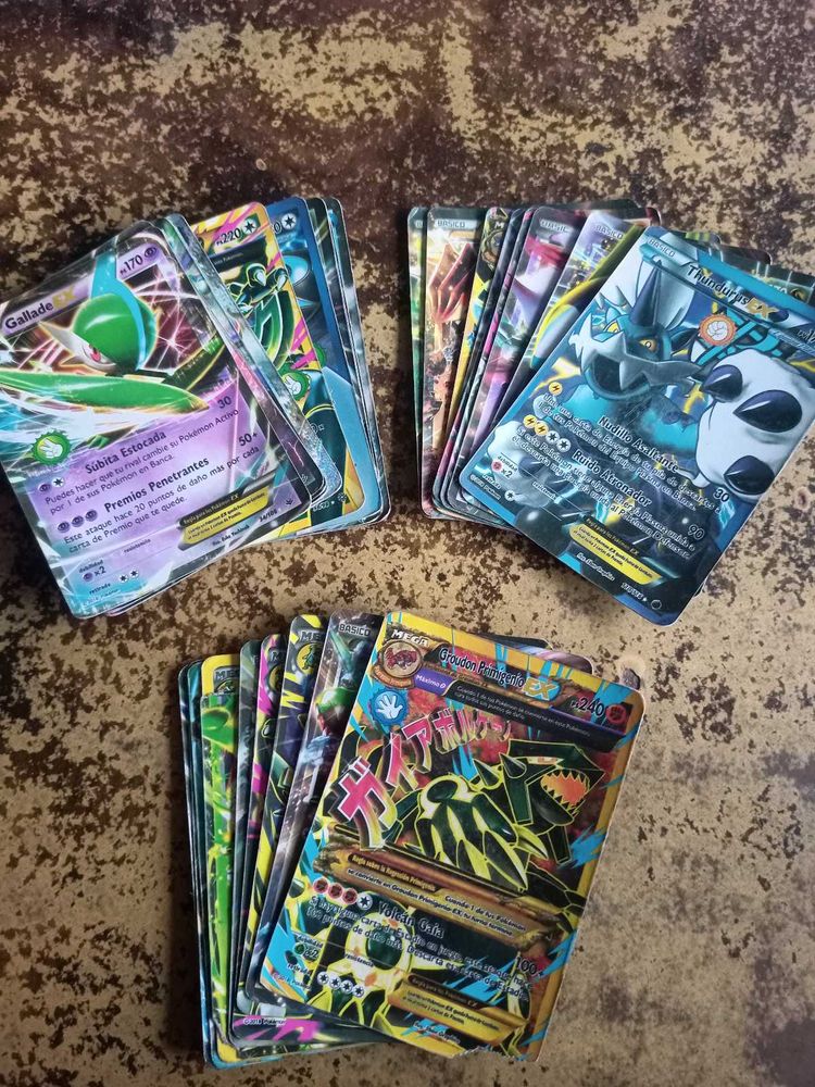Pokemon Card Set with Rock-Paper-Scissors Feature