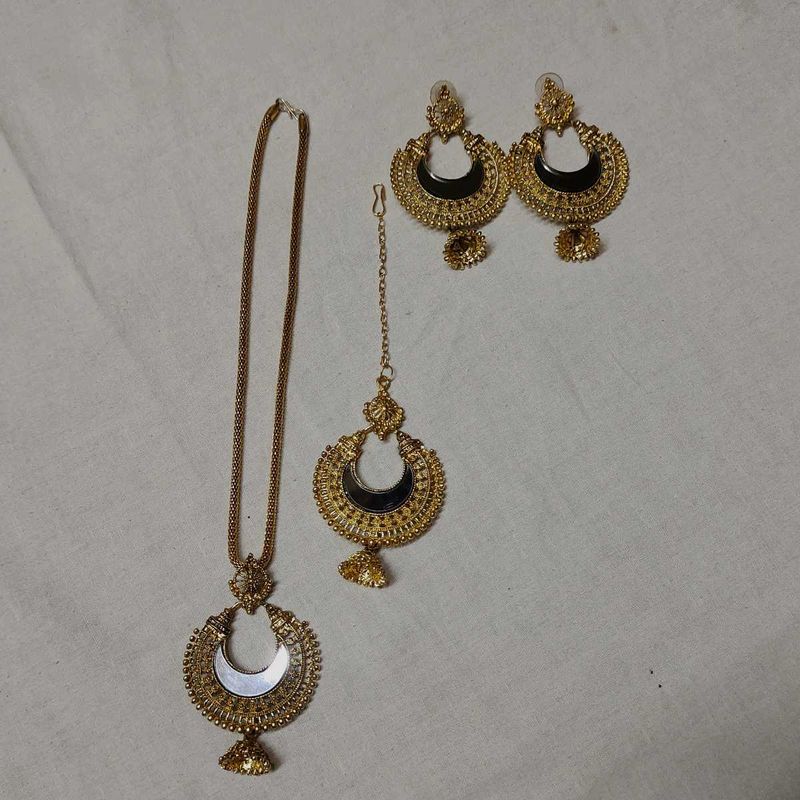 Gold Tone Indian Jewelry Set 💛