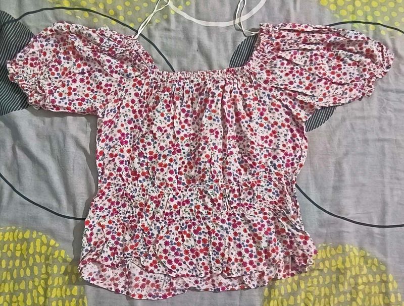 Floral Print Puff Sleeve Top