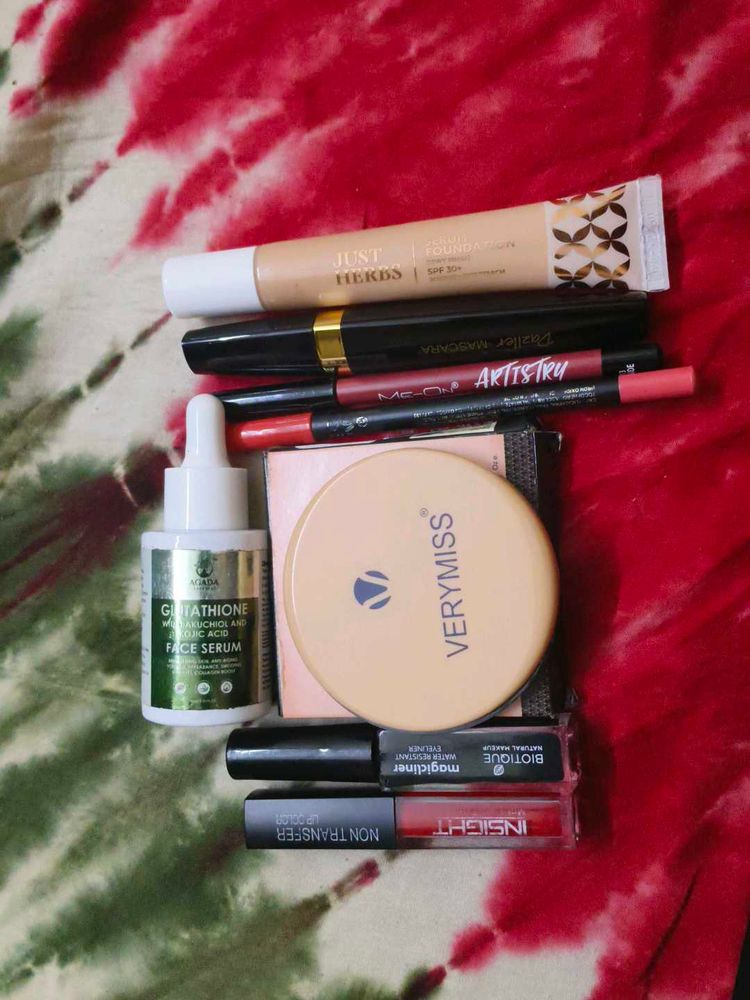Fully Covered Makeup Products Sets