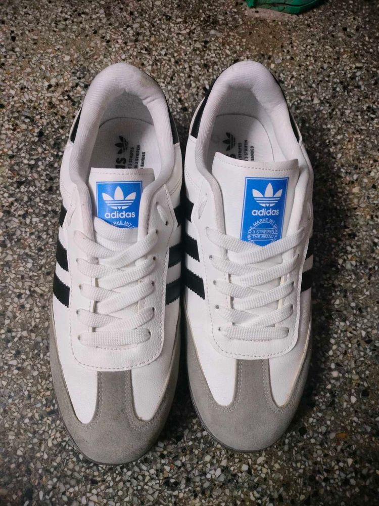 Adidas Sneakers