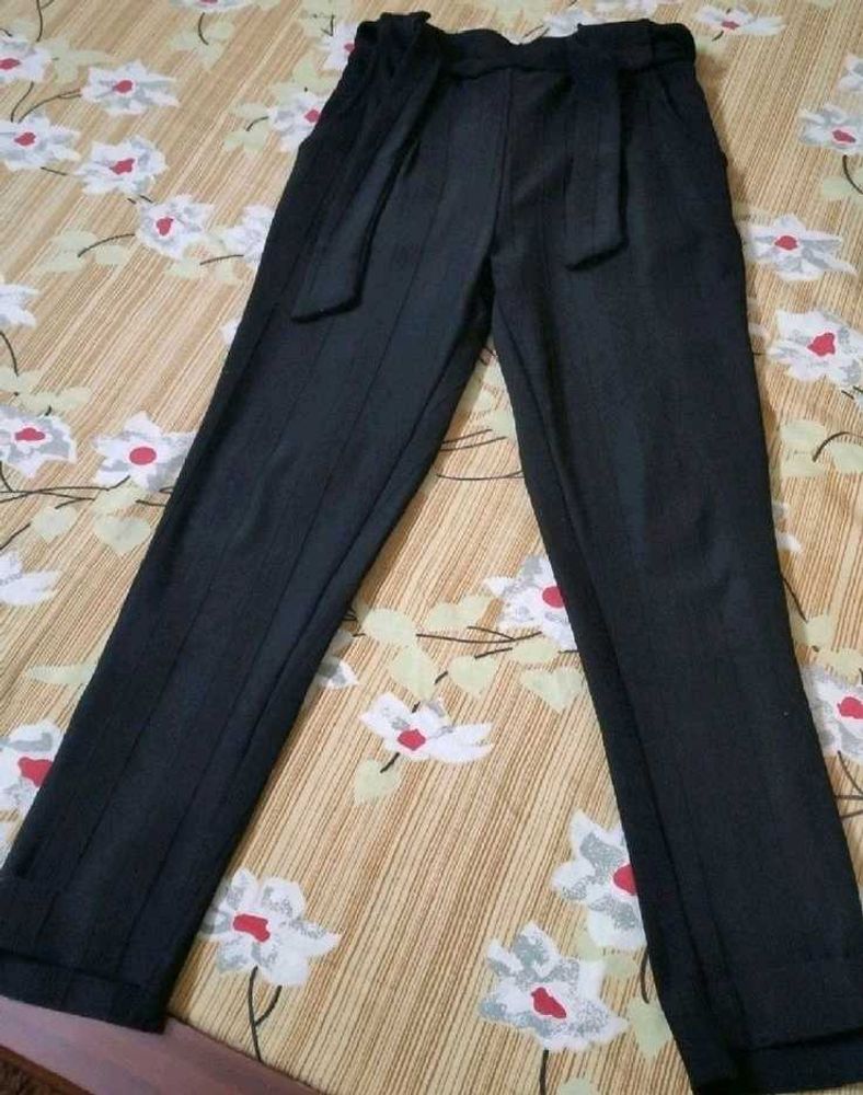 Stretcheble Pant With Belt Attached