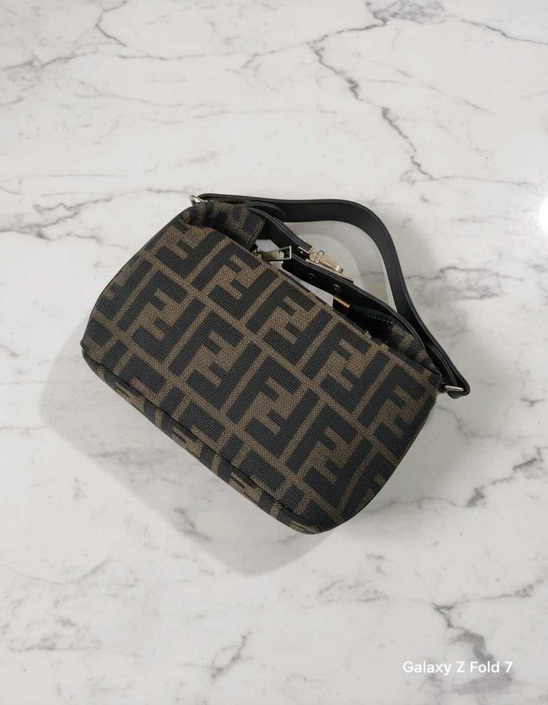 Fendi copy Handbag small and light weight