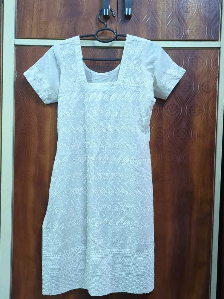 white Chikankari kurta