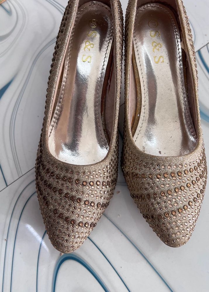 women sandle 37 no