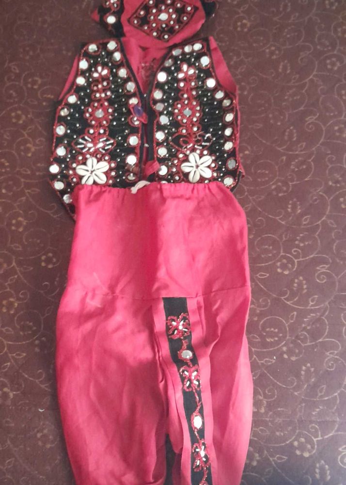 Embroidered Navaratri Outfit