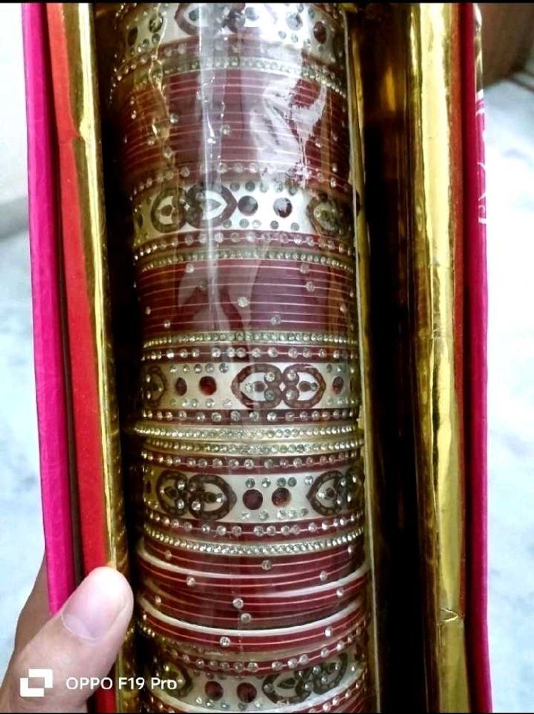 Mahroon Chura