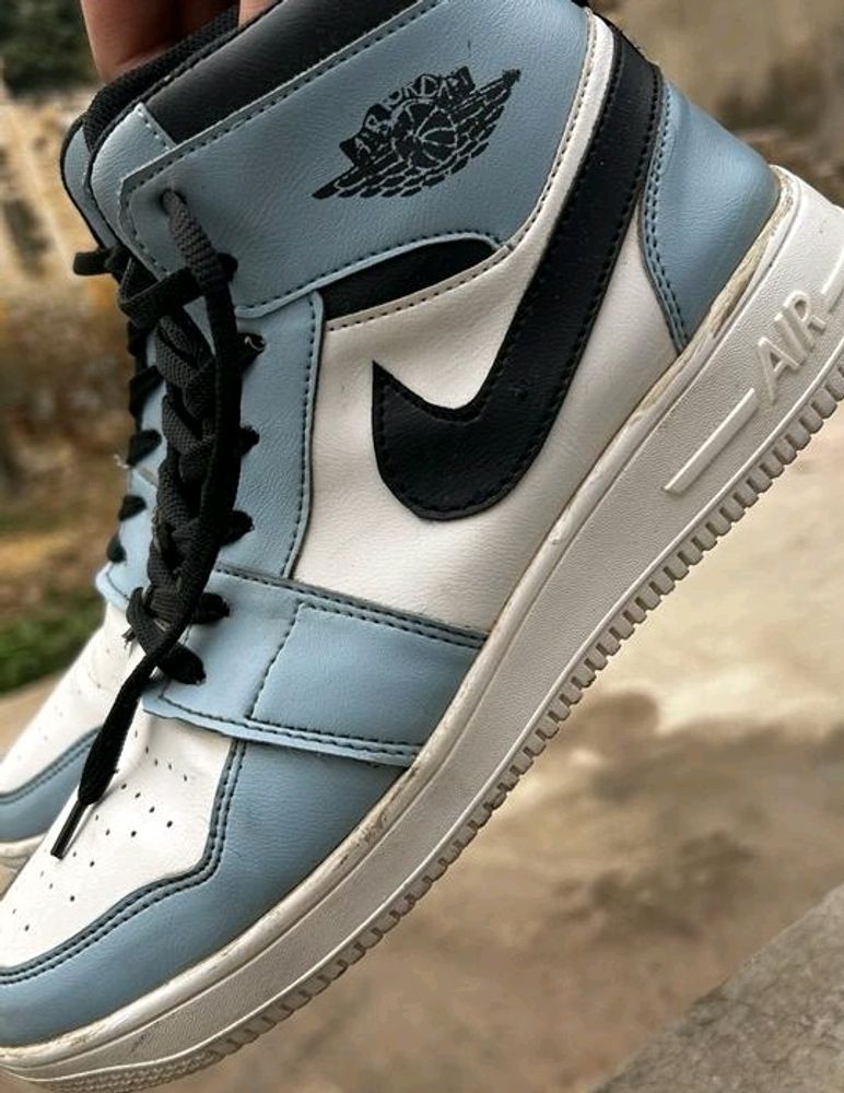 AIR JORDAN SHOES | NEW CONDITION | USED