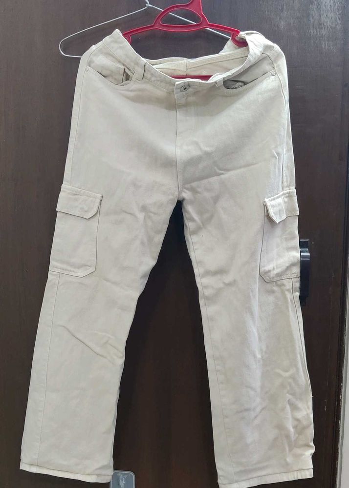 Beige Cargo Pants with Side Pockets – Comfortable