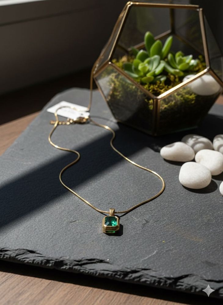 Premium Anti-Tarnish Emerald pendant necklace