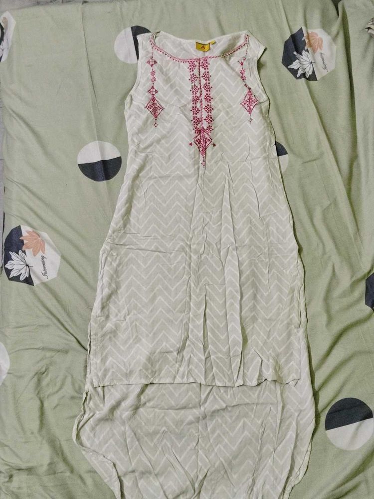 Embroidered High-Low Kurti