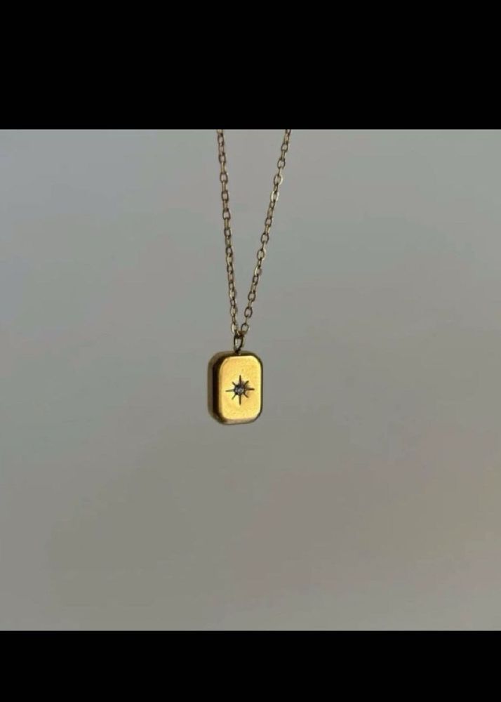 Gold Star Necklace + Snake Chain