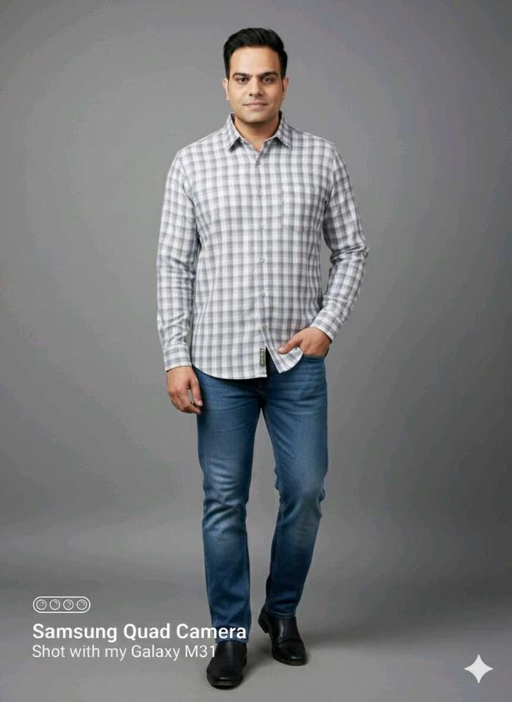 Stylish men&#39;s checked shirt