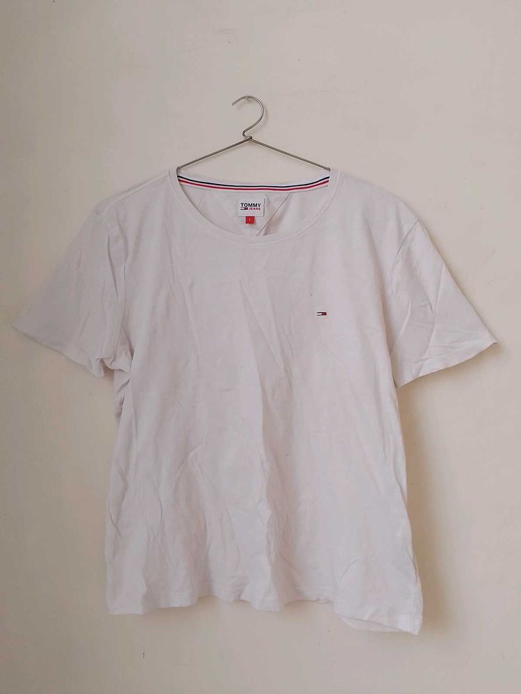 Branded Unisex Tommy Tee.
