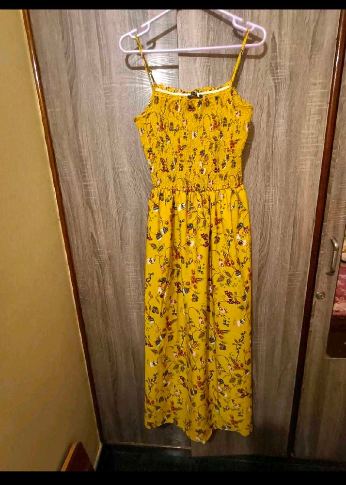 Smoky Yellow Floral Maxi Dress 💛💛