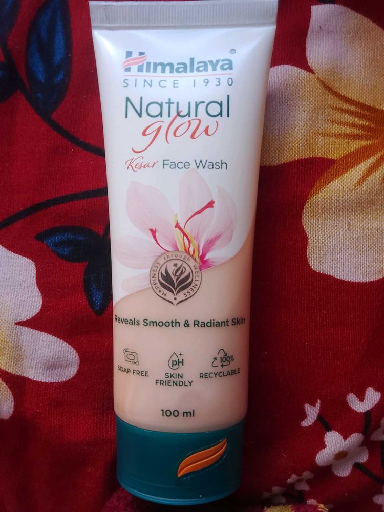 Himalaya Natural Glow Face Wash