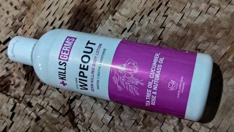 (SALE🔥)Myglamm Wipeout Body Lotion