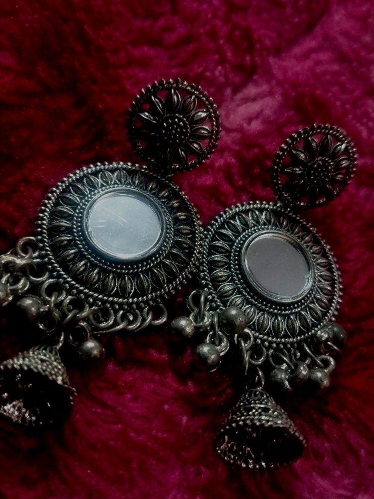 Beautiful Small Jhumki.