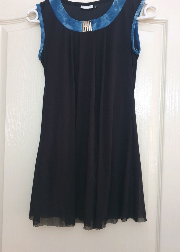 Black Sleeveless Top Small Size