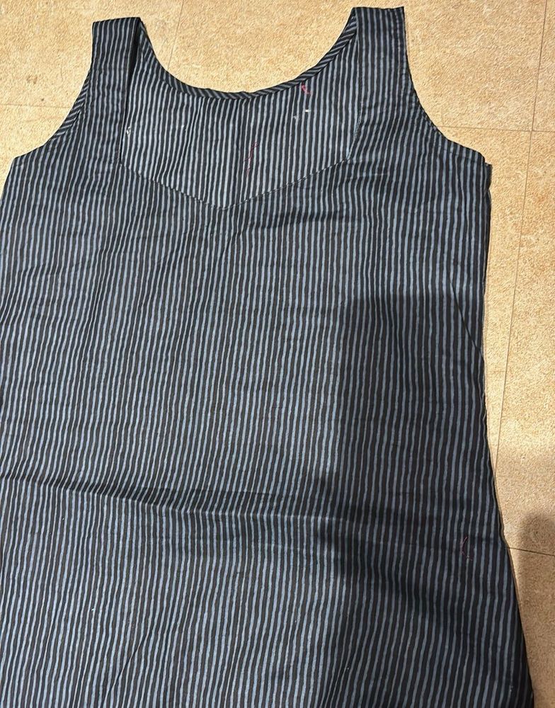 Striped short kurti sleeveless