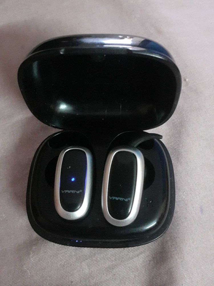 VRRN Wireless Earbuds with Charging Case