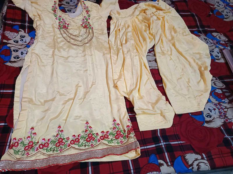 Embroidered Kurta Set