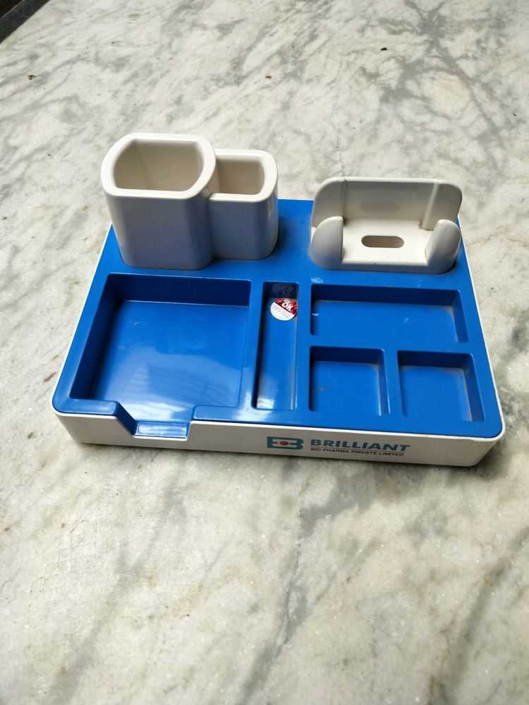 DESK ORGANIZER