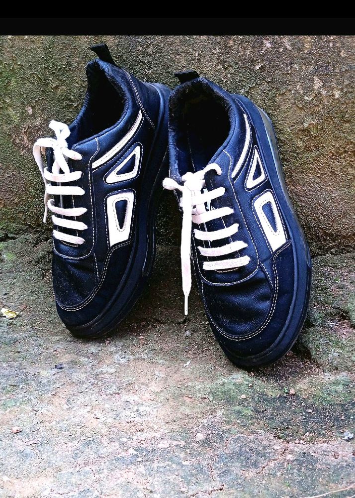 Men Shoes Less Used