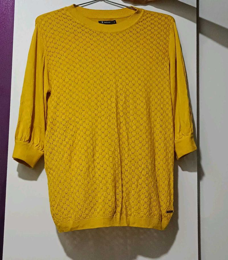 Van Heusen Yellow Top🌼