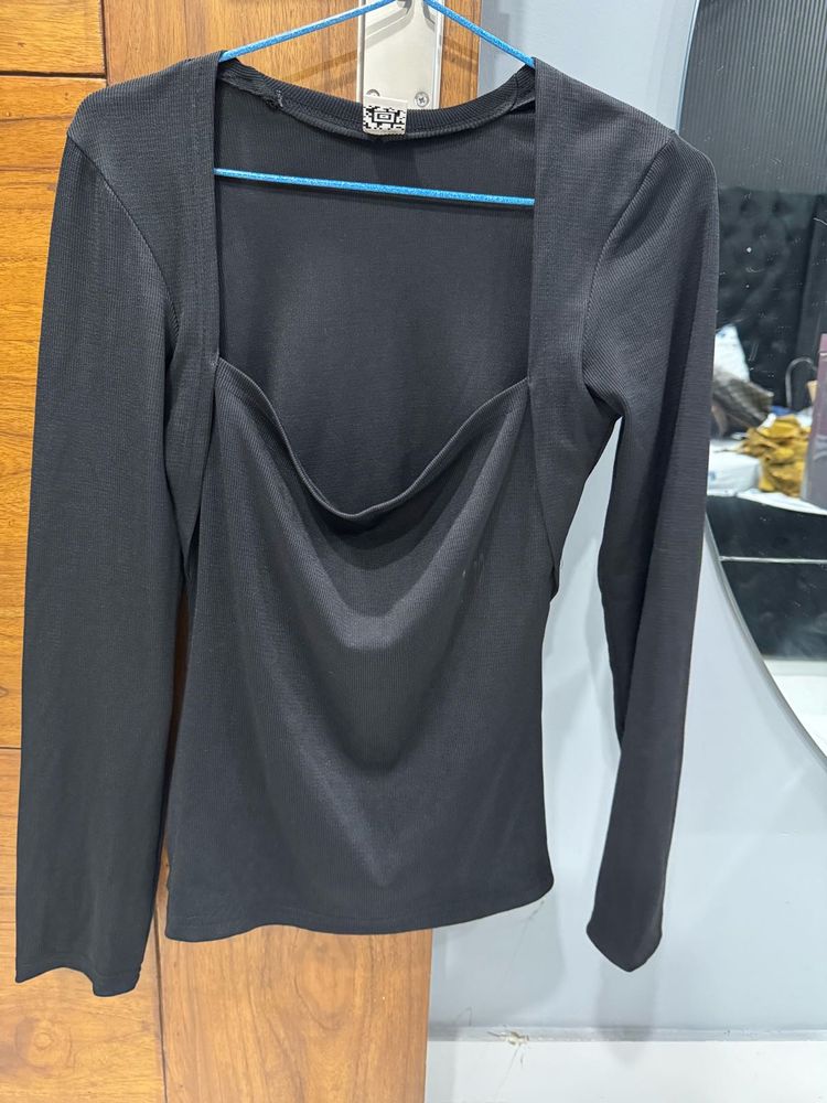 Black Deep Neck Top