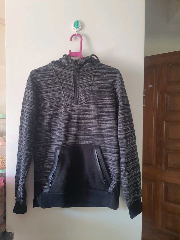 Sweatshirt Black Grey White Strips
