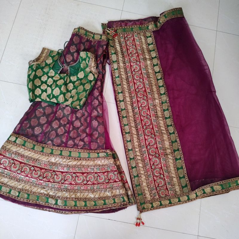 Green -Violet Lahenga Net With Brocade
