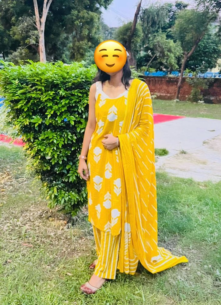 Yellow Staright Suit Set With Pant And Dupatta